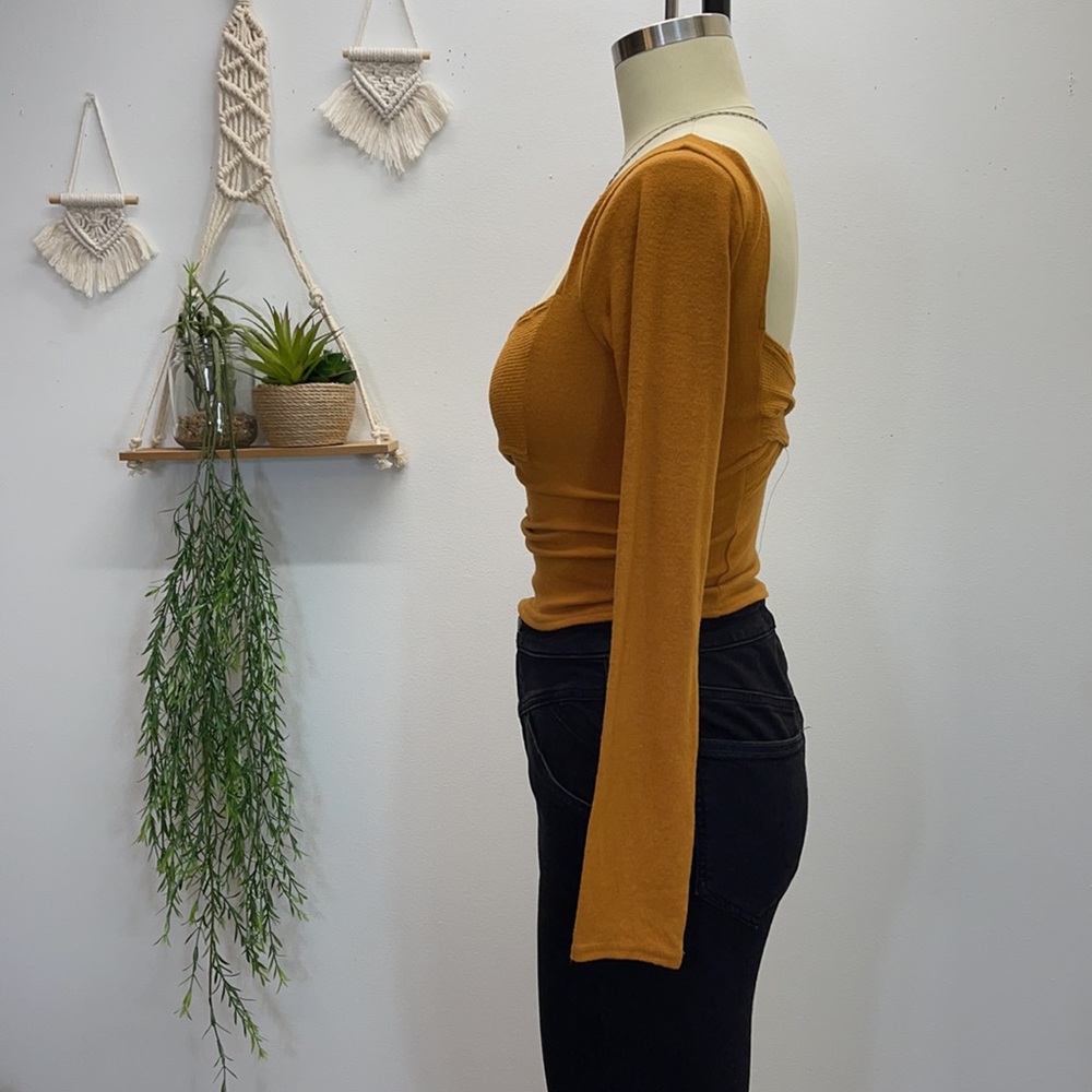 Urban Outfitters Crop Top - Picture 3 of 13